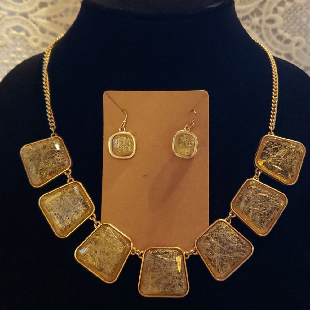 NWOT 2 PC. gold tone jewelry set!